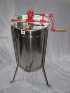 The manual honey extractor