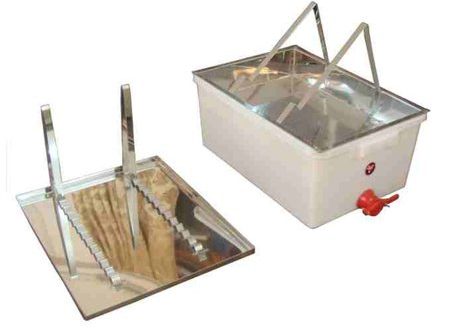 Agralogix Honey Uncapping Plastic Bin and Stainless Tray