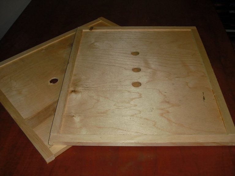 Hive Covers For Langstroth Beehives   Toughtimbers Beehive Assembled Wooden Inner Cover 768x576 