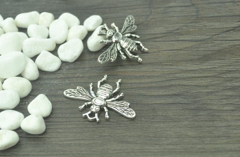 10 x Tibetan Silver Bee Pendant Charms