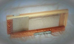 Best Beehive and Robbing Screens - Midnight Bee Supply Cypress 8 Frame Moving Robber Screen