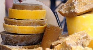How to Harvest Beeswax