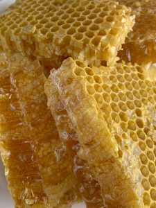 Harvest Honey Without an Extractor - Crush and Strain