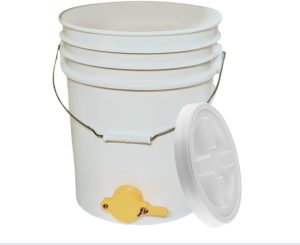 Best Honey Bottling Tanks - House Naturals Plastic 5 Gallon Bucket with Gamma Lid