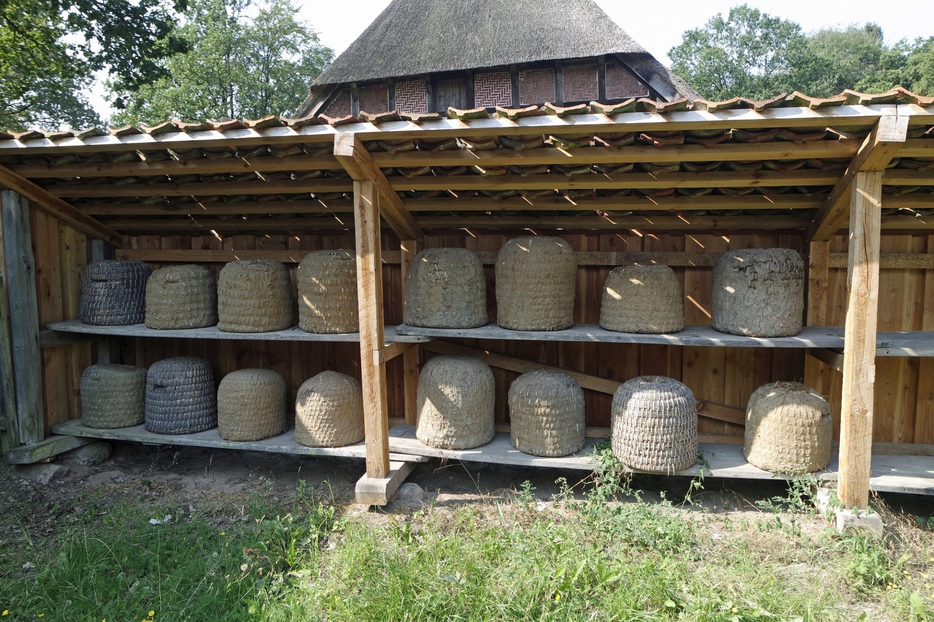 Medieval Beekeeping - Skep Beehives